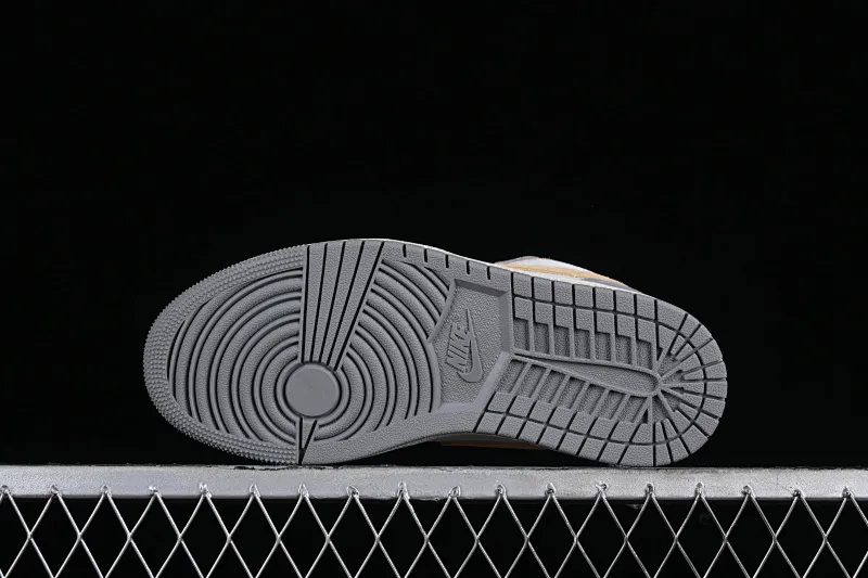 All categories Air Jordan Jordan series basketball shoes Air Jordan 1 Low Z version Air Jordan 1 Low AJ1 Joe 1 gray brown low-top cultural basketball shoes DC0774-189